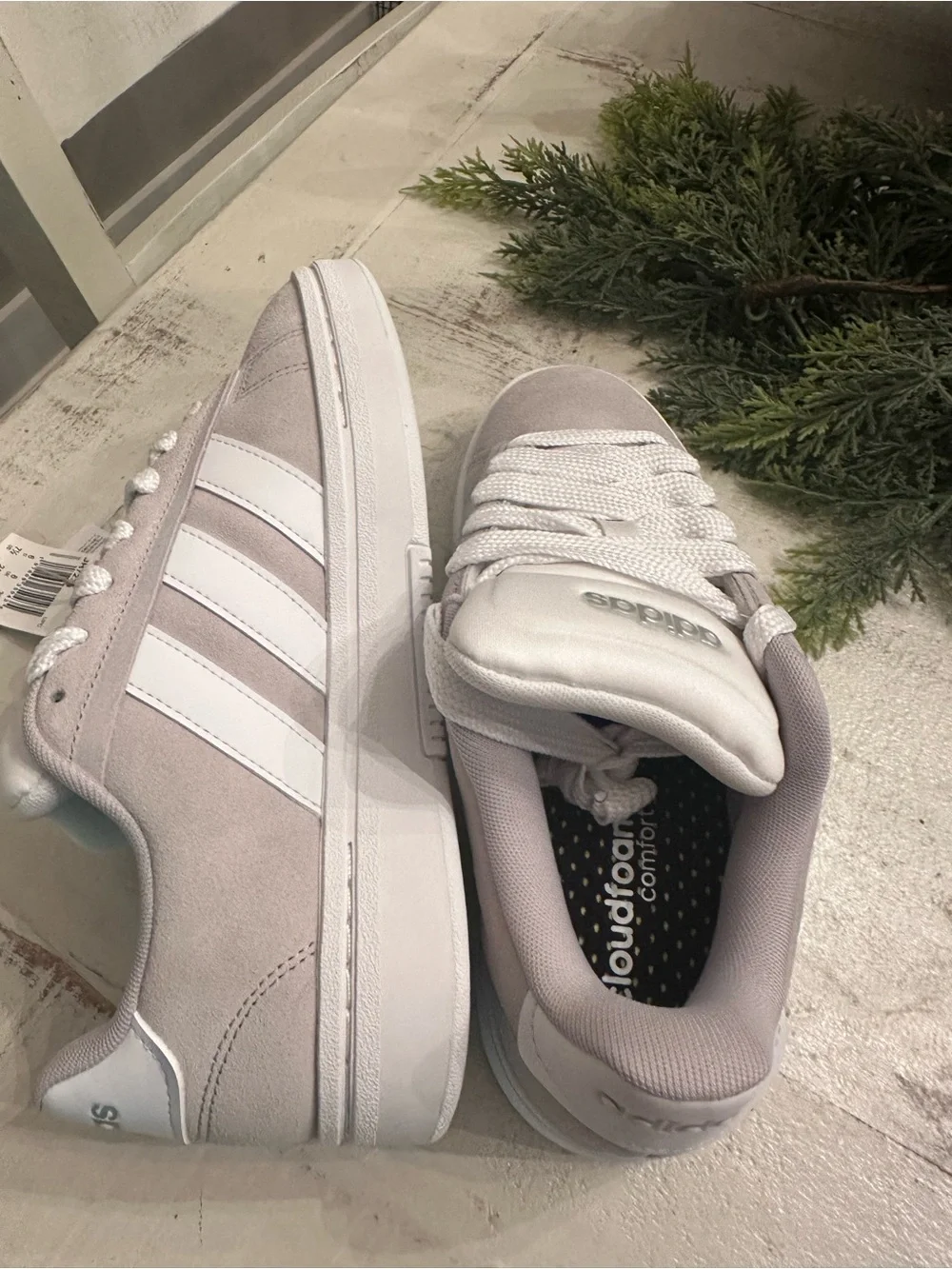 AdidasLace-Up Sneakers in Light Gray and White. Size 7.5. Brand new. - Picture 4 of 4